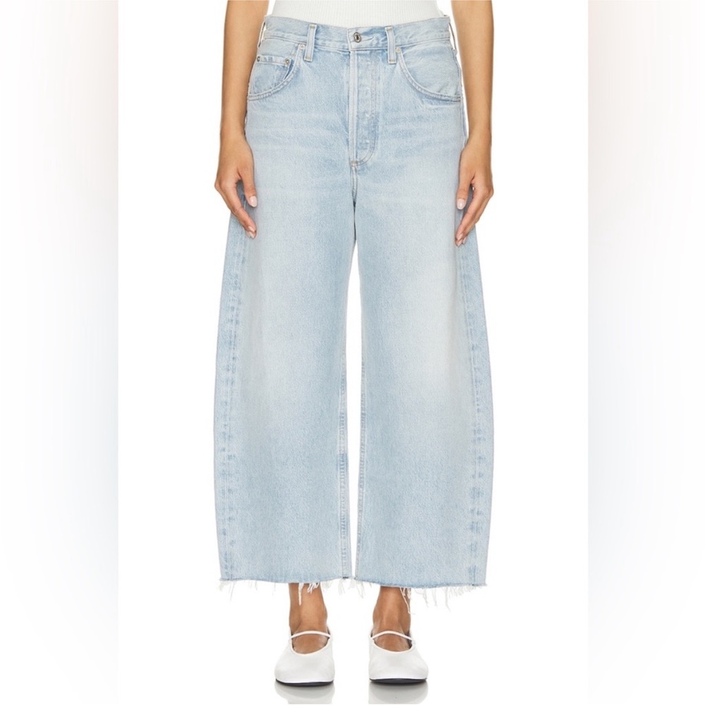 Ayla Crop in Freshwater